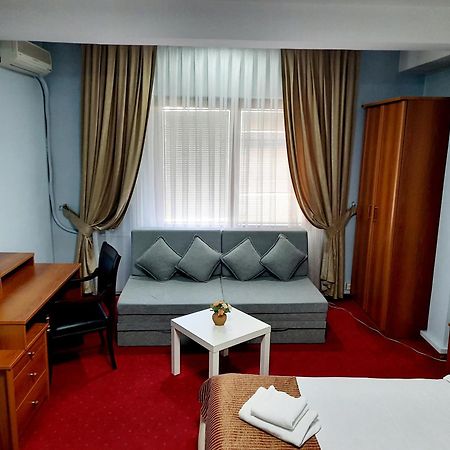 Hotel Aristocrat & Fish Restaurant Skopje Bilik gambar