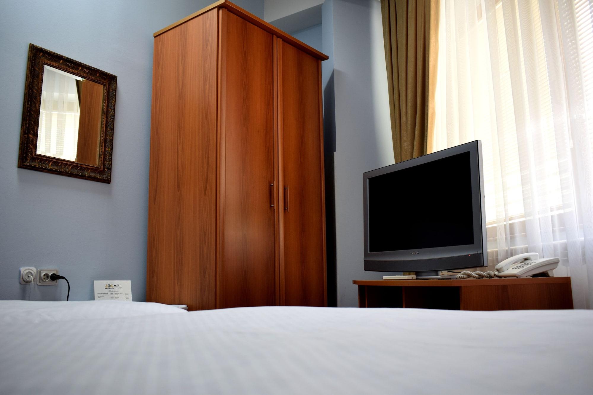 Hotel Aristocrat & Fish Restaurant Skopje Luaran gambar