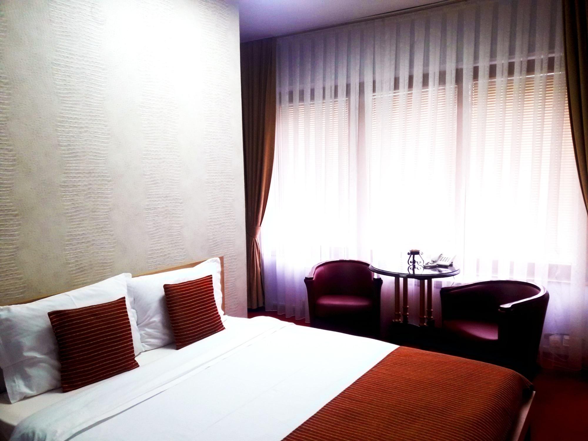 Hotel Aristocrat & Fish Restaurant Skopje Luaran gambar