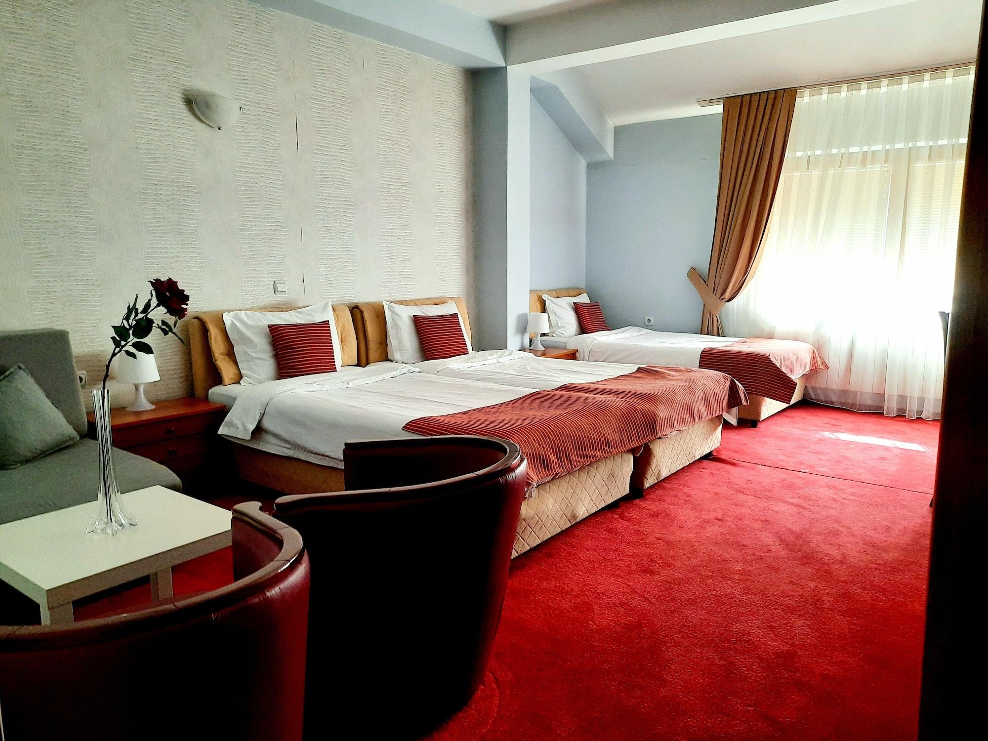 Hotel Aristocrat & Fish Restaurant Skopje Luaran gambar