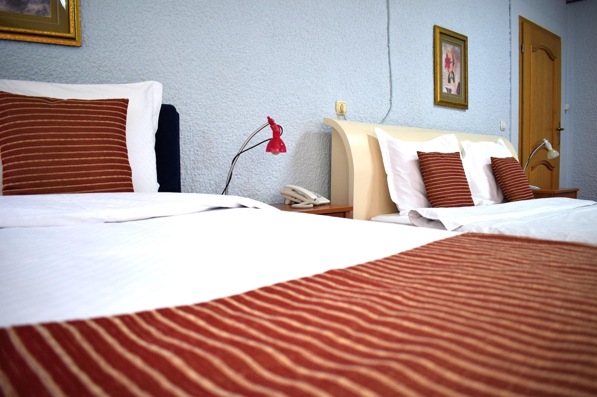 Hotel Aristocrat & Fish Restaurant Skopje Luaran gambar