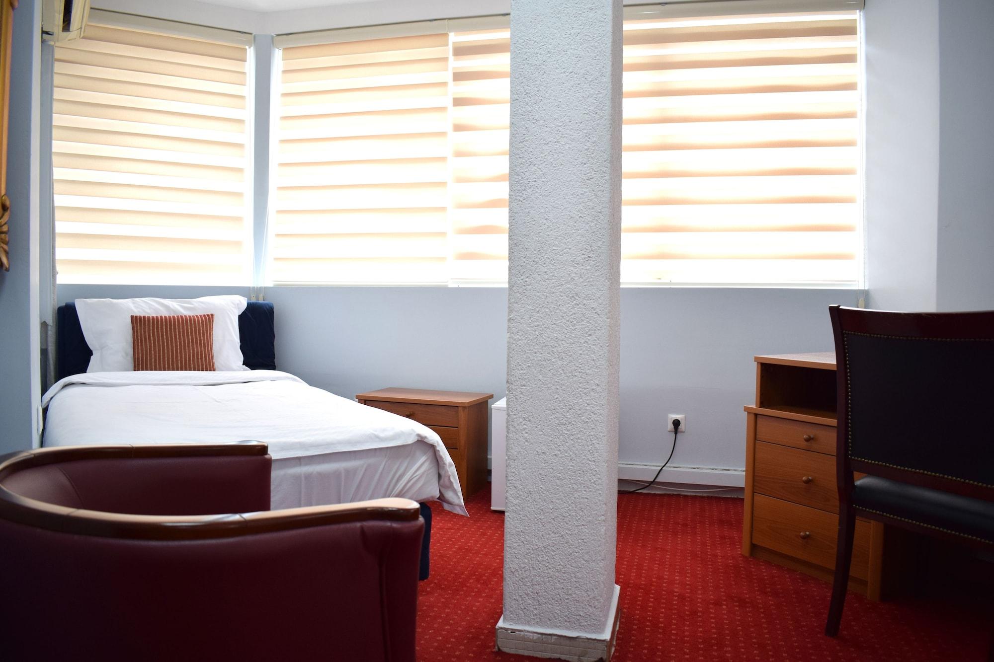 Hotel Aristocrat & Fish Restaurant Skopje Luaran gambar