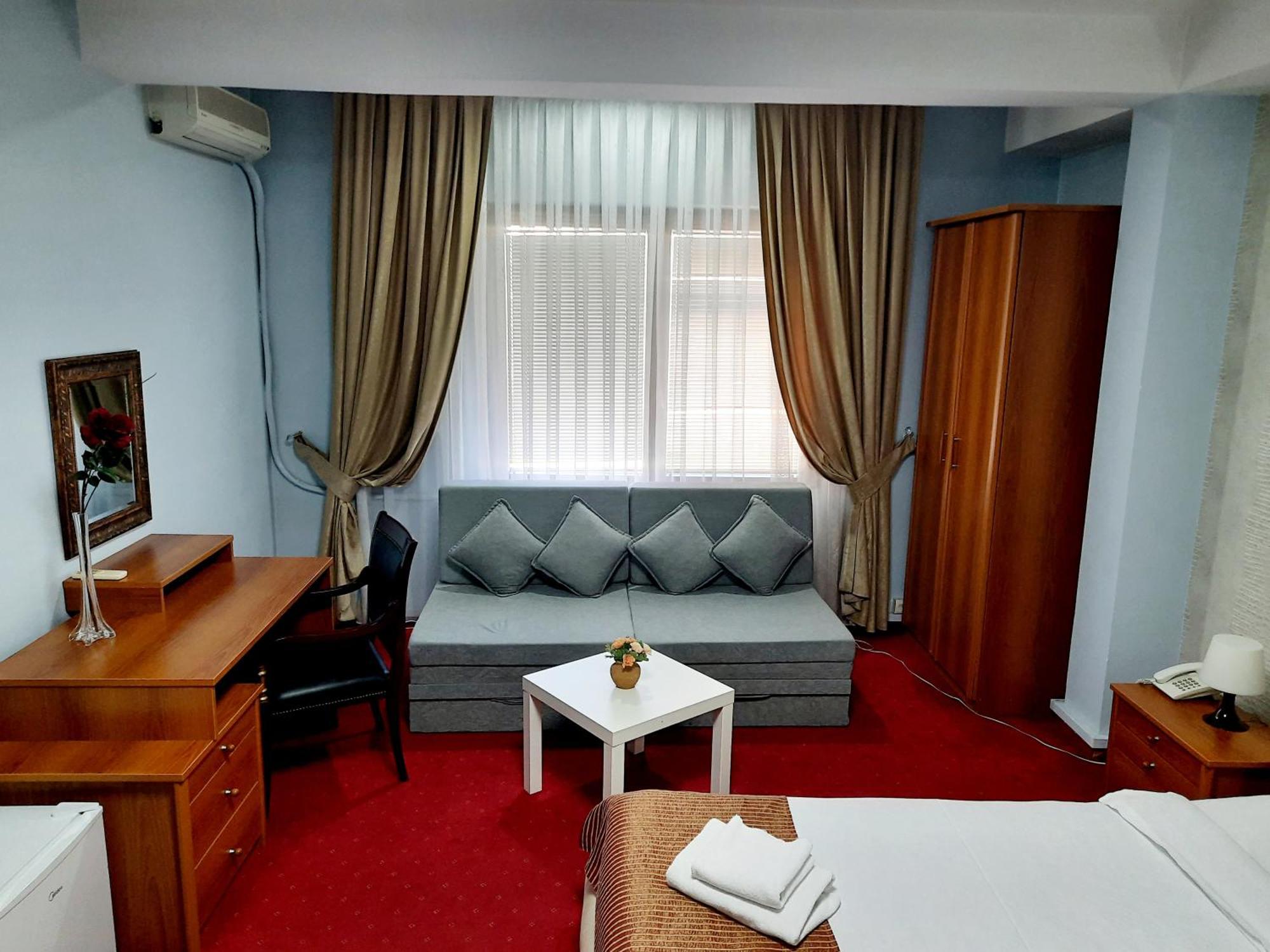 Hotel Aristocrat & Fish Restaurant Skopje Bilik gambar