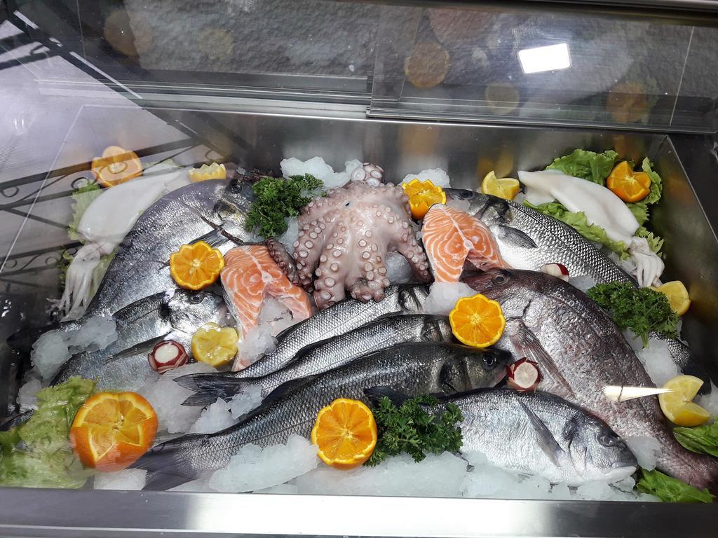 Hotel Aristocrat & Fish Restaurant Skopje Luaran gambar