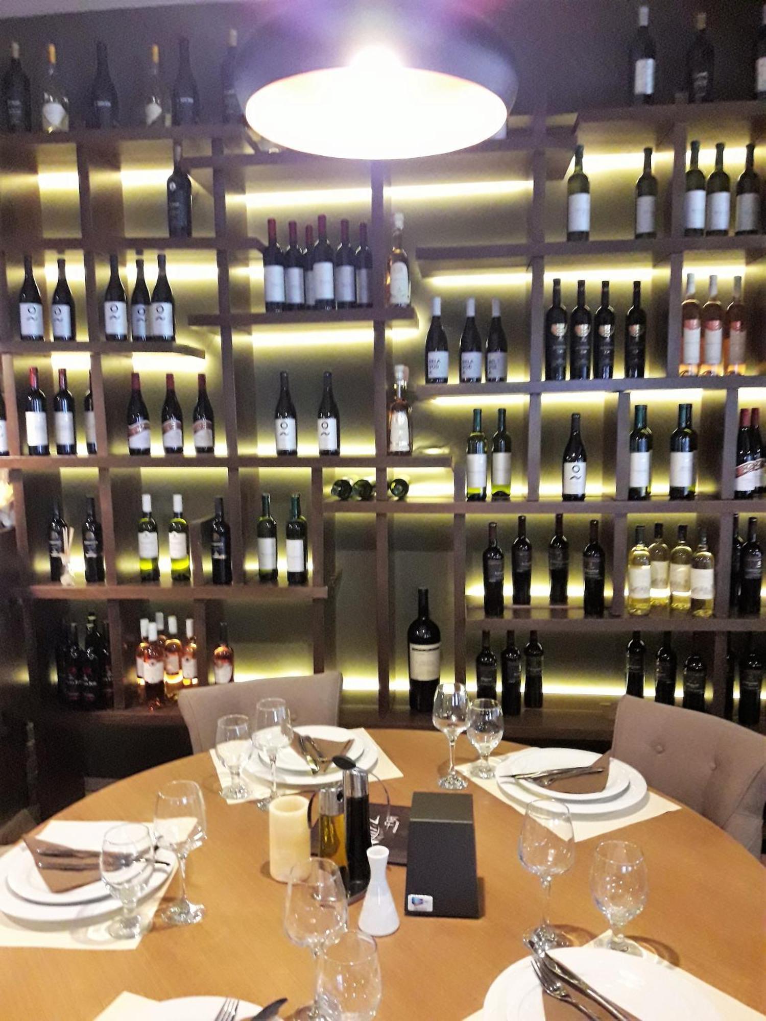 Hotel Aristocrat & Fish Restaurant Skopje Luaran gambar