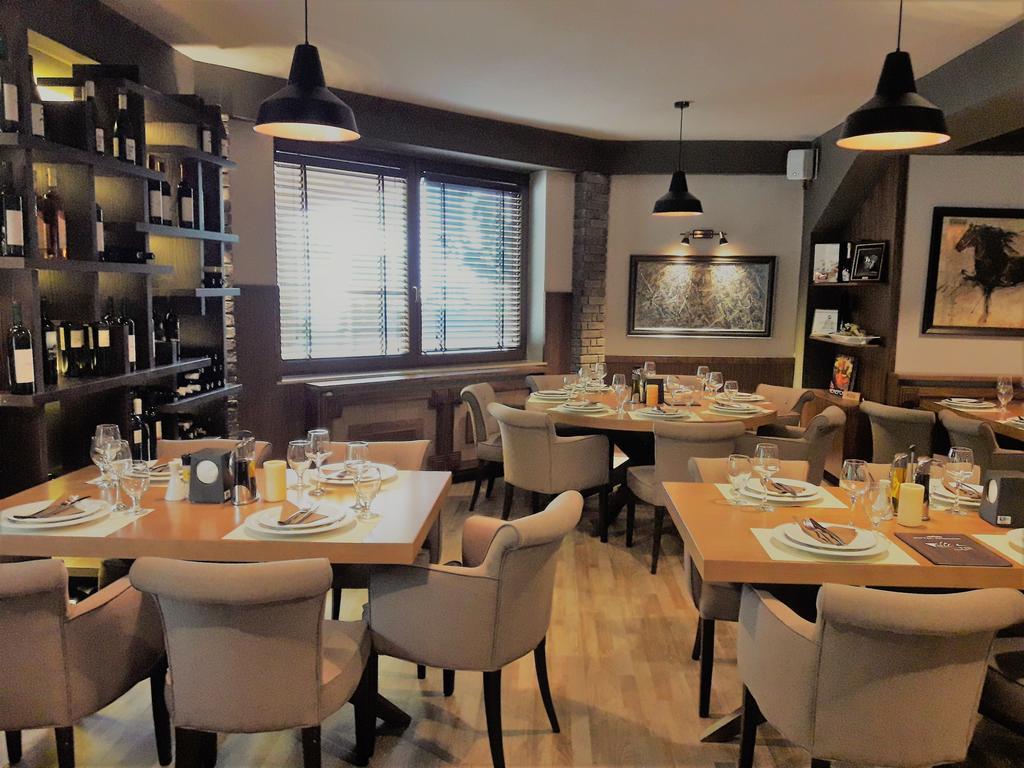 Hotel Aristocrat & Fish Restaurant Skopje Luaran gambar
