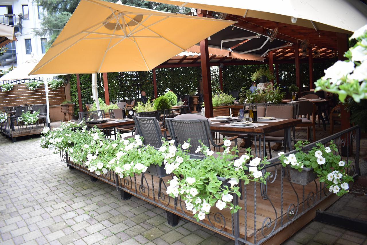 Hotel Aristocrat & Fish Restaurant Skopje Luaran gambar