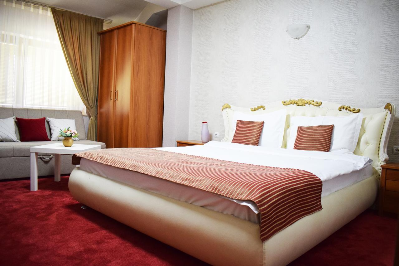 Hotel Aristocrat & Fish Restaurant Skopje Bilik gambar