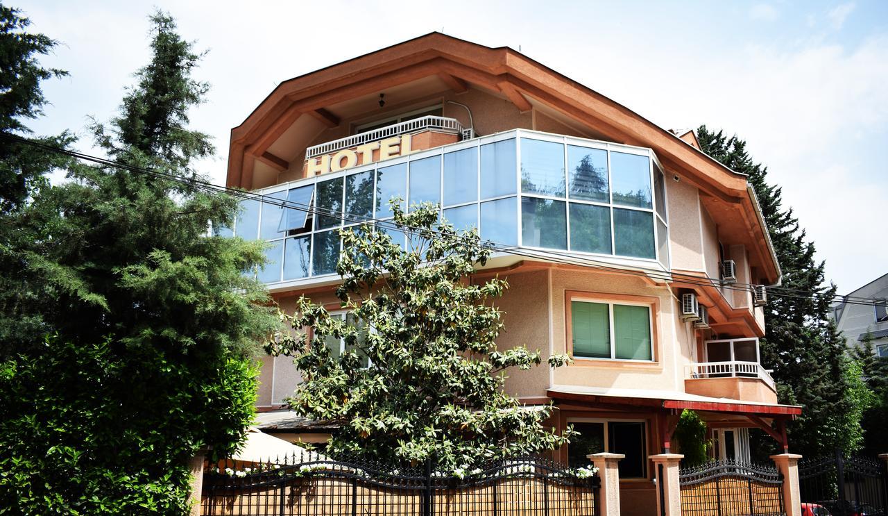Hotel Aristocrat & Fish Restaurant Skopje Luaran gambar