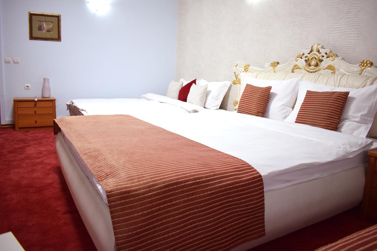 Hotel Aristocrat & Fish Restaurant Skopje Luaran gambar