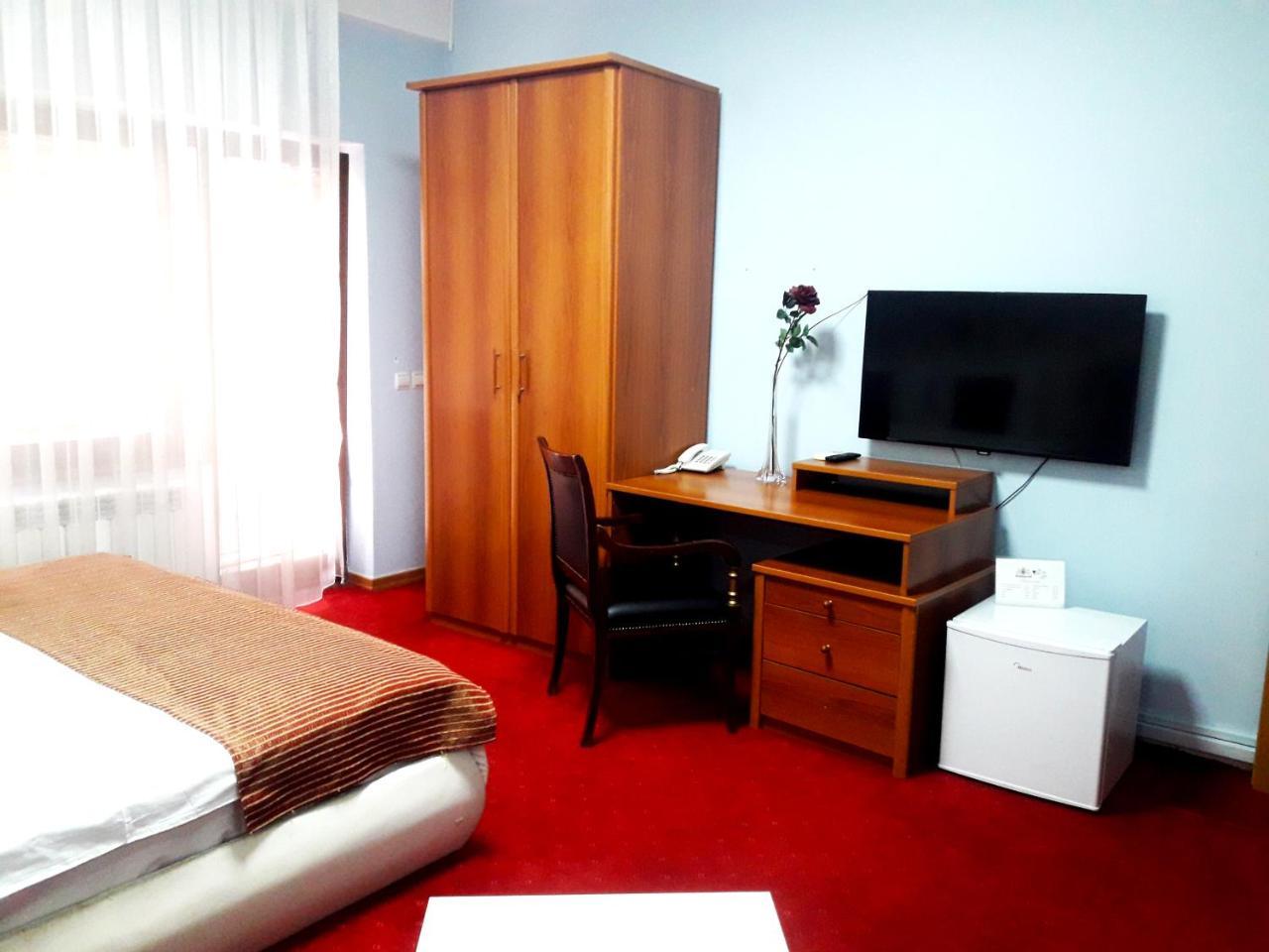 Hotel Aristocrat & Fish Restaurant Skopje Luaran gambar